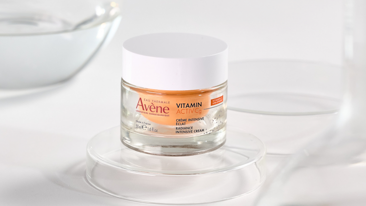 Avène Vitamin Activ Cg Yaşlanma Karşıtı Bakım Serisi ile kırışıklıklara son!